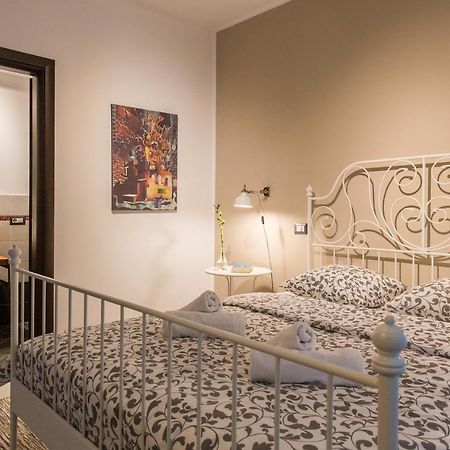 One Love Metropolitan Apartment Bukares Bagian luar foto