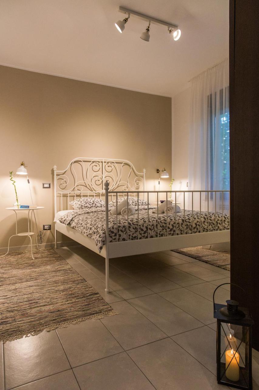 One Love Metropolitan Apartment Bukares Bagian luar foto
