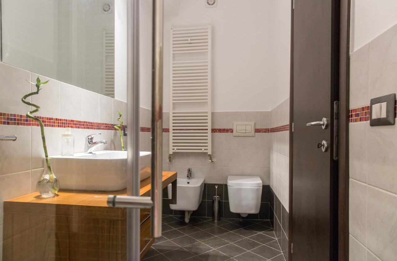 One Love Metropolitan Apartment Bukares Bagian luar foto