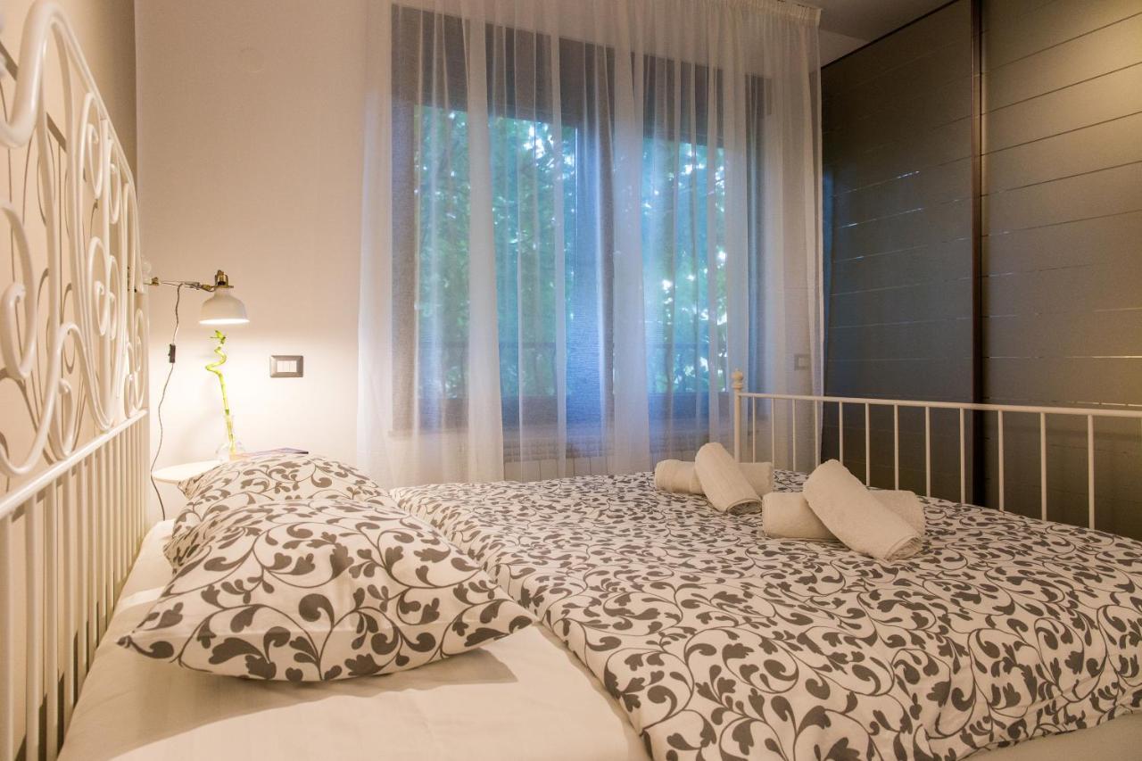 One Love Metropolitan Apartment Bukares Bagian luar foto