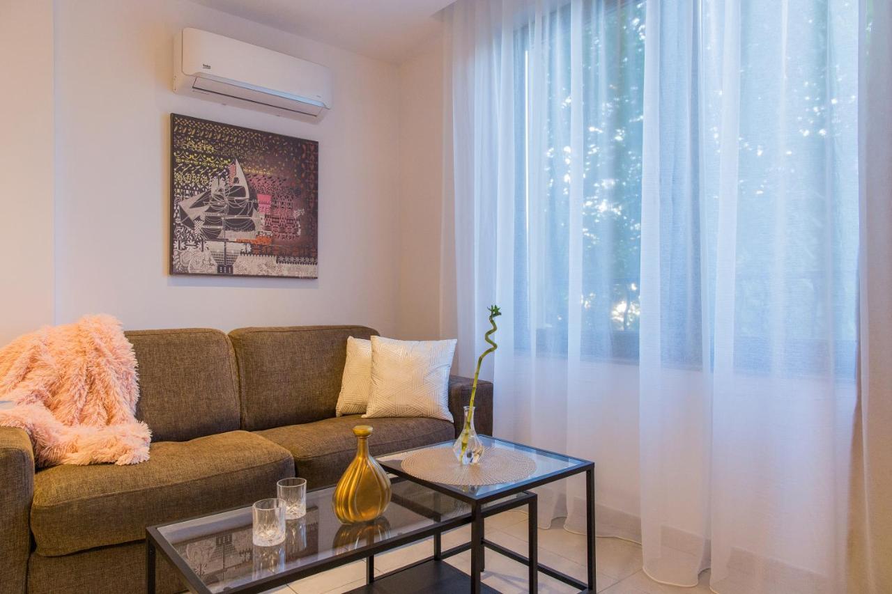 One Love Metropolitan Apartment Bukares Bagian luar foto