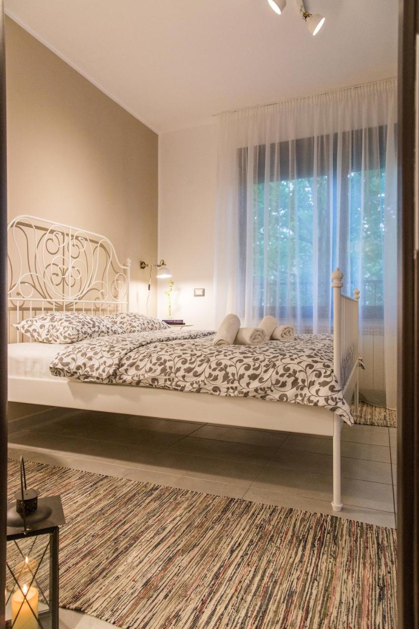 One Love Metropolitan Apartment Bukares Bagian luar foto