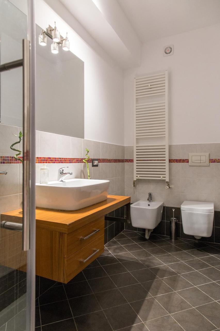 One Love Metropolitan Apartment Bukares Bagian luar foto