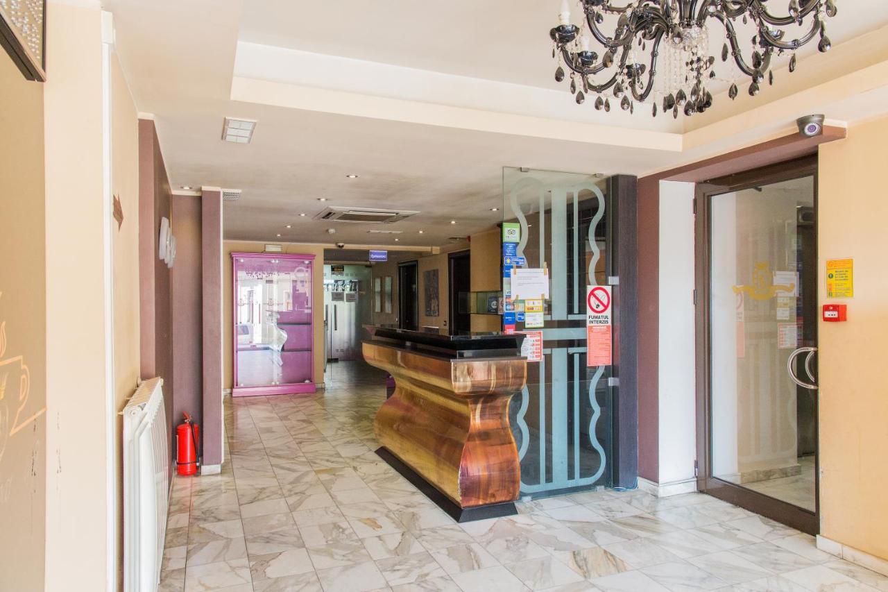 One Love Metropolitan Apartment Bukares Bagian luar foto